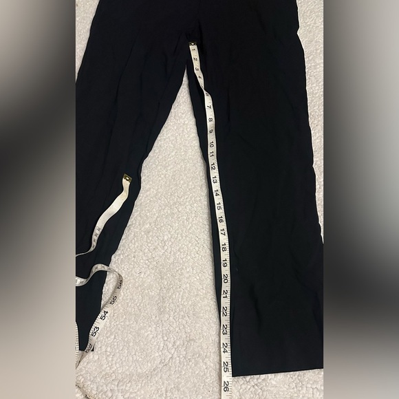 Marla Wynne Women’s Black Pants size 10 has Stylish split at ankle of pants - Picture 6 of 10